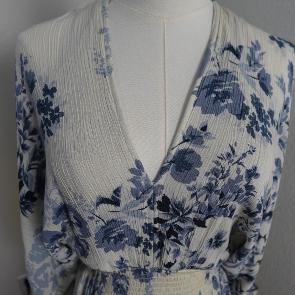 Lovestitch Floral Mini Dress M Blue White Cottagecore Smocked Peasant Slv Boho - Picture 4 of 16
